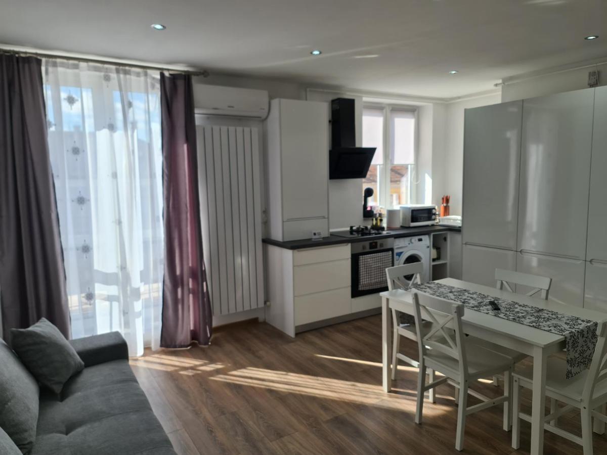 The Best Apartment Хунедоара Екстериор снимка
