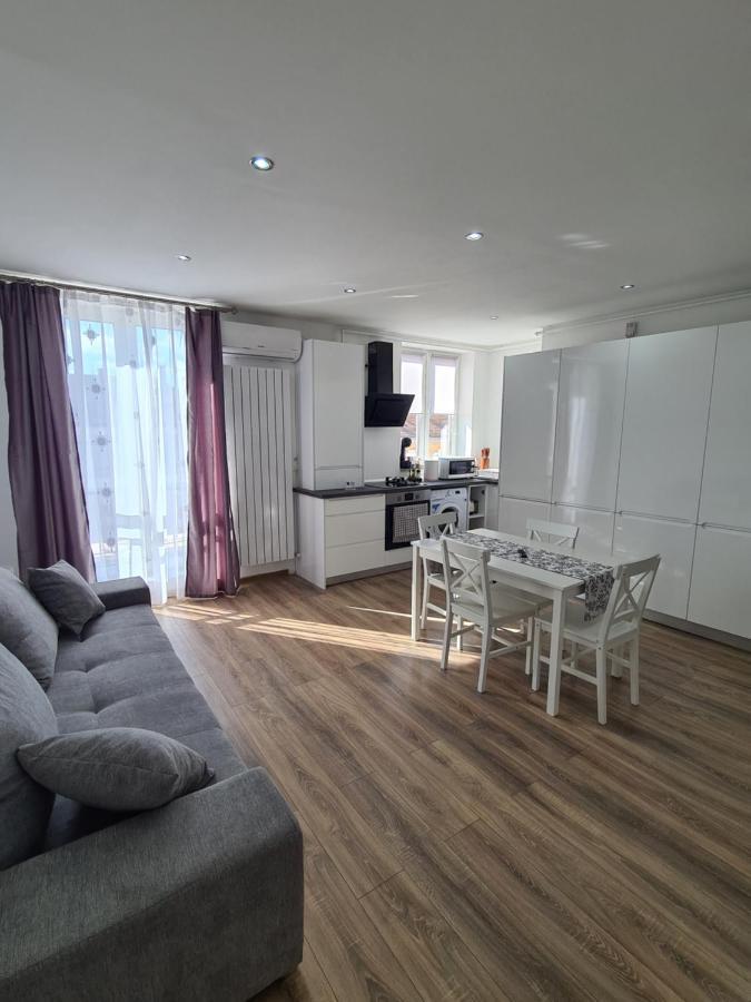 The Best Apartment Хунедоара Екстериор снимка